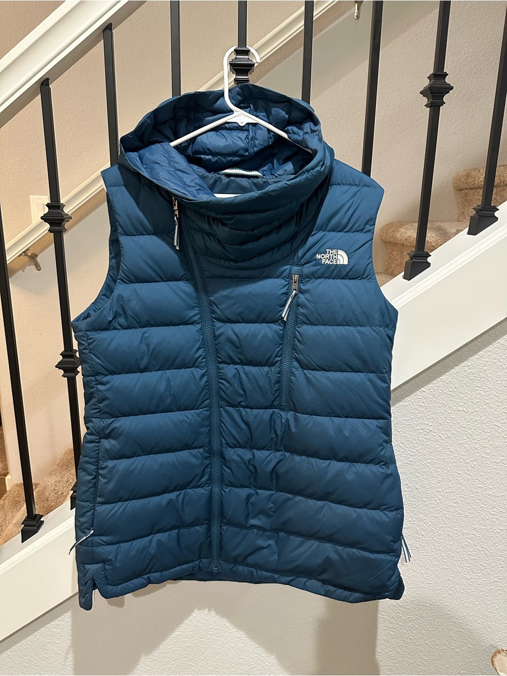 The North Face Women's Niche Hooded Down Vest - Deep Teal